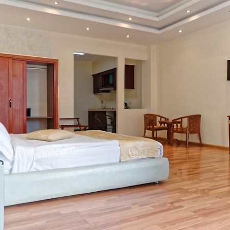 Impress Hotel Addis Ababa Bagian luar foto
