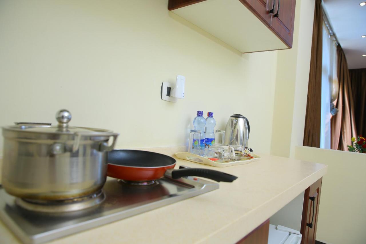 Impress Hotel Addis Ababa Bagian luar foto