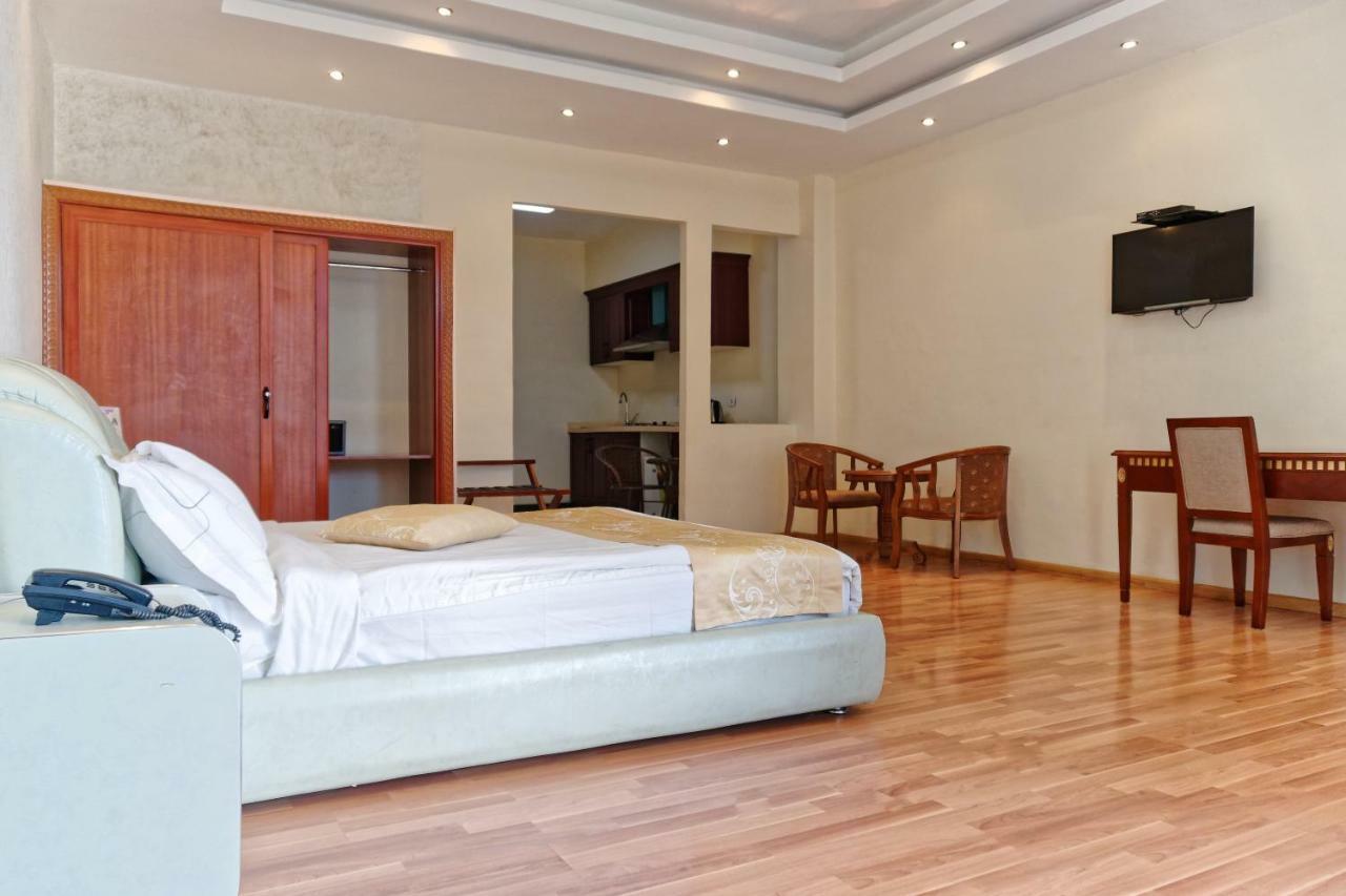 Impress Hotel Addis Ababa Bagian luar foto