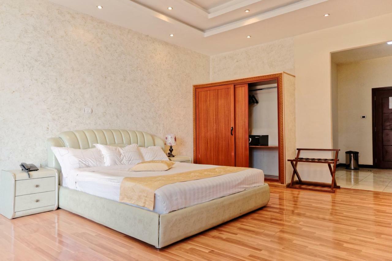 Impress Hotel Addis Ababa Bagian luar foto