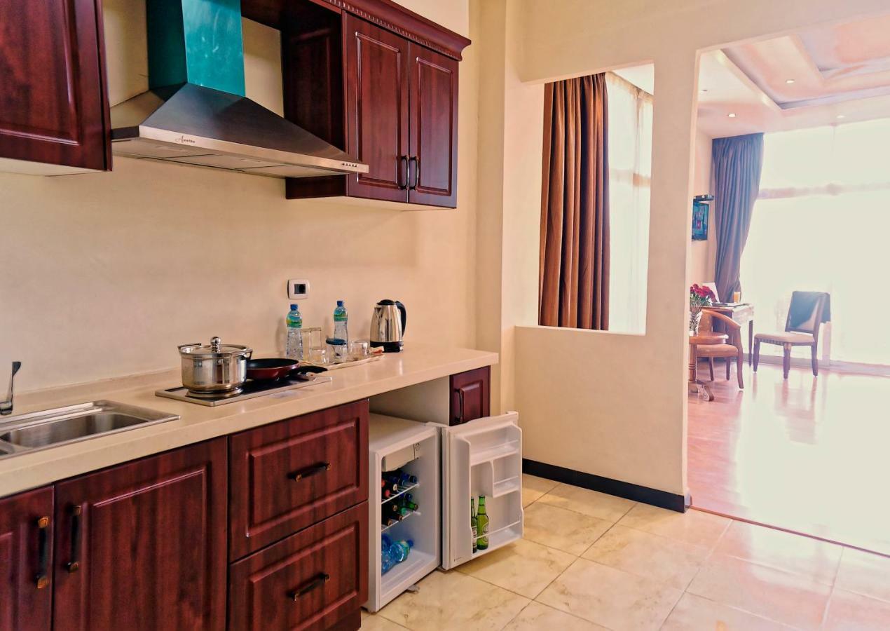 Impress Hotel Addis Ababa Bagian luar foto